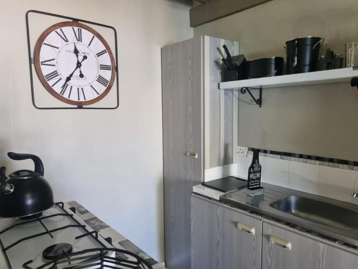 Angel 8 Airbnb Apartment 2 로버슨 외부 사진